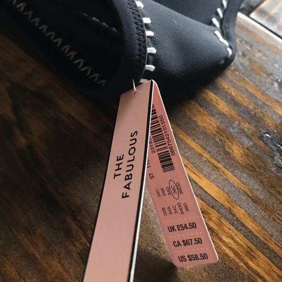 Victoria’s Secret Bikini - Picture 5 of 5